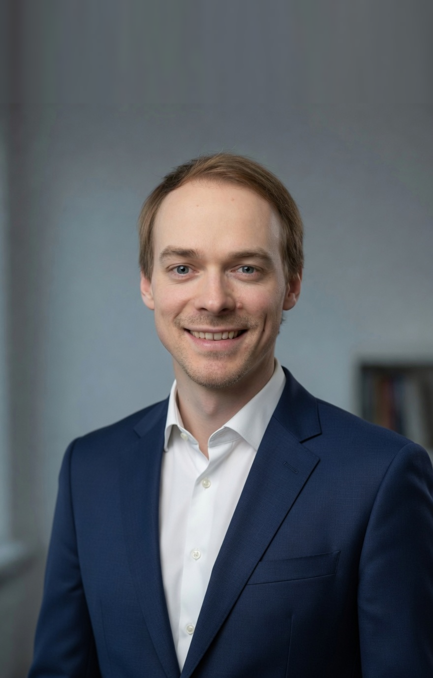Porträt von Alexander Finkbeiner